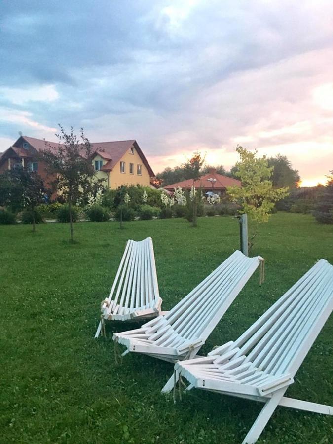 Hotel Rezydencja Pod Pieprzowkami Zalesie Gorzyckie Exteriér fotografie